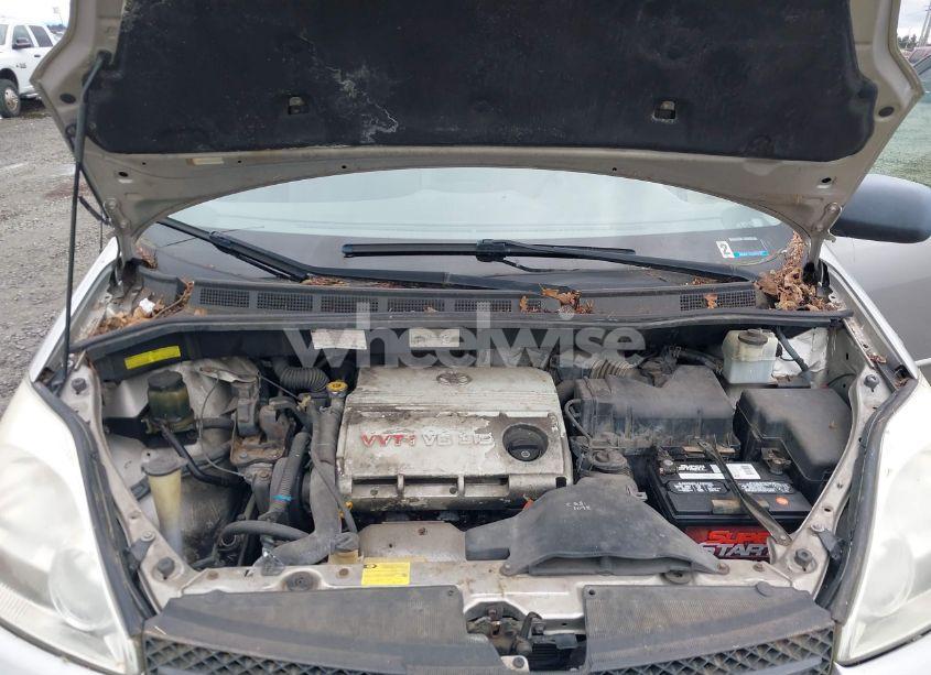 Photo 10 of 2004 Toyota Sienna LE (VIN 5TDZA23C04S113469)