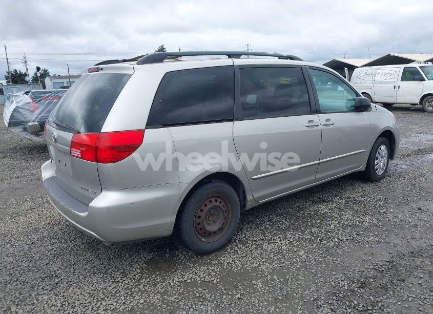 Photo 4 of 2004 Toyota Sienna LE (VIN 5TDZA23C04S113469)