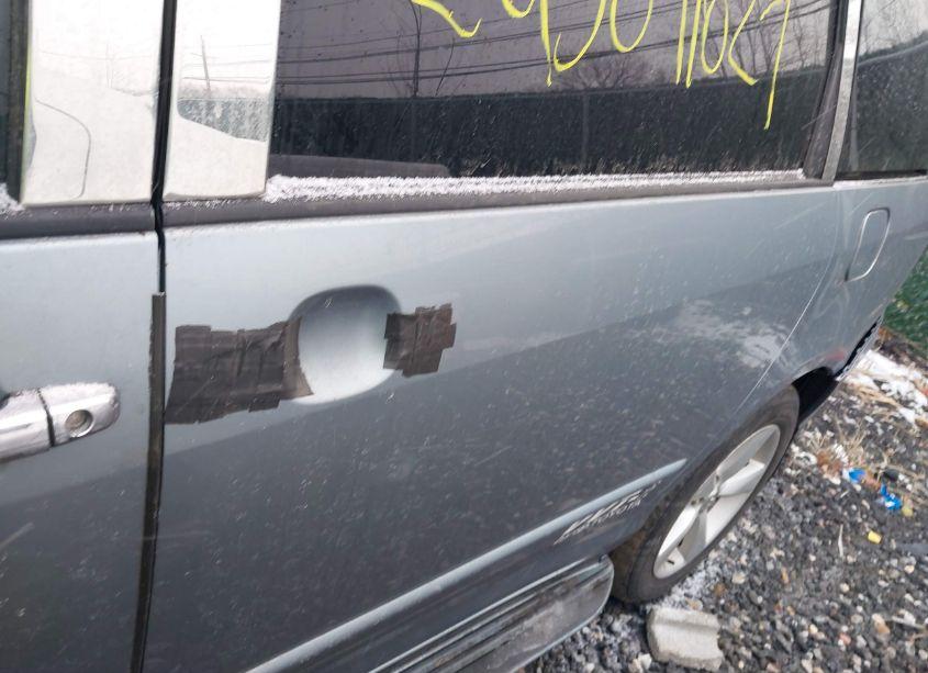 2004 Toyota Sienna LE (VIN 5TDZA23C04S115528) main photo