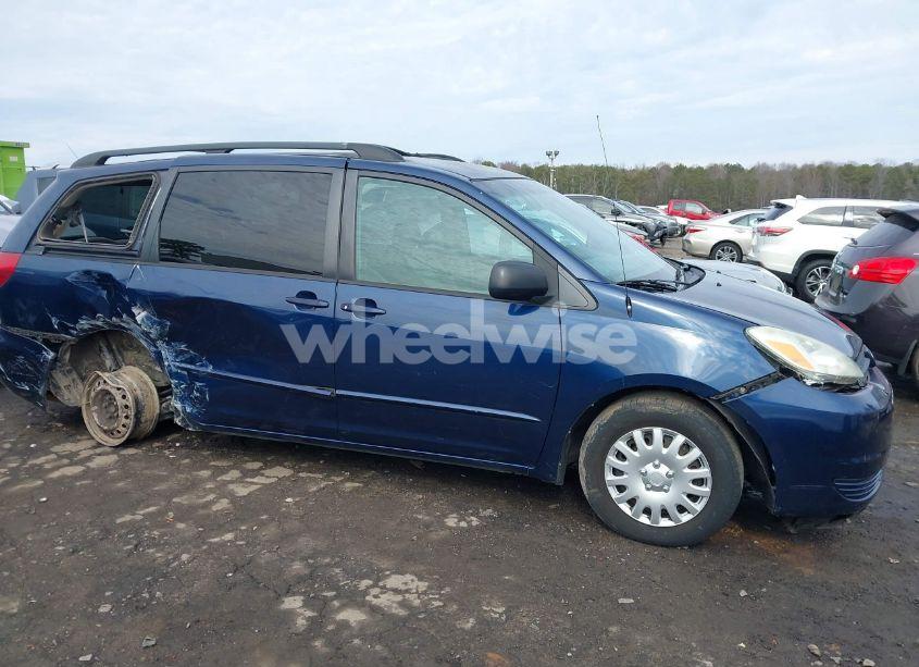 Photo 13 of 2004 Toyota Sienna LE (VIN 5TDZA23C04S132541)