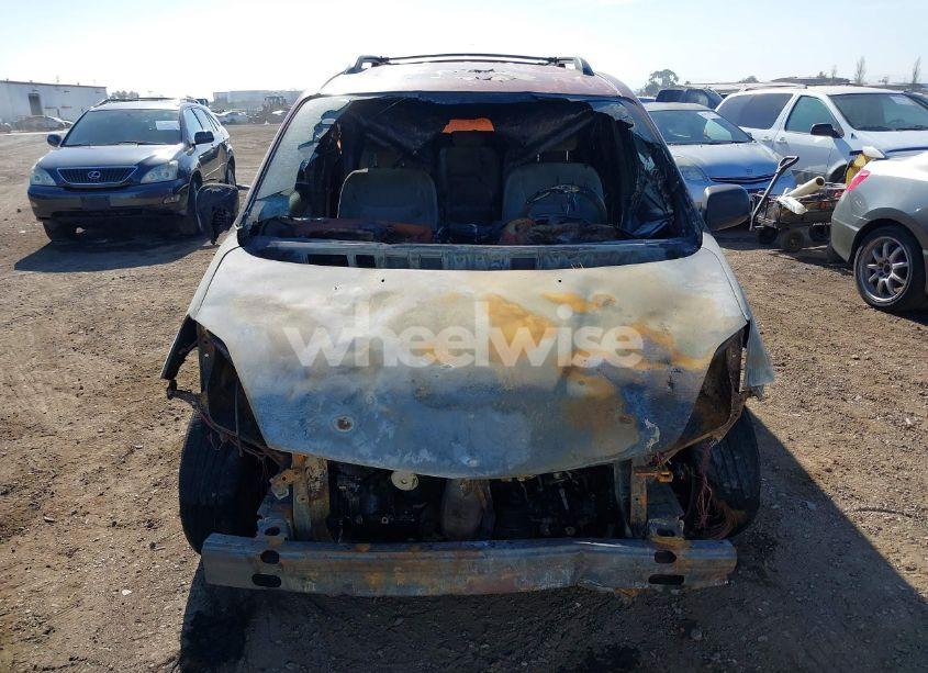 Photo 12 of 2004 Toyota Sienna CE (VIN 5TDZA23C04S157696)