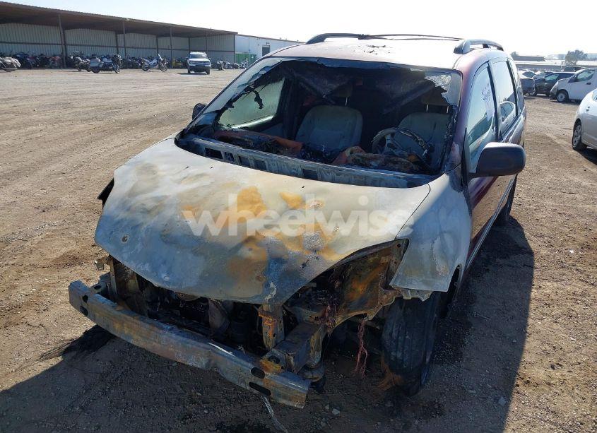 Photo 6 of 2004 Toyota Sienna CE (VIN 5TDZA23C04S157696)