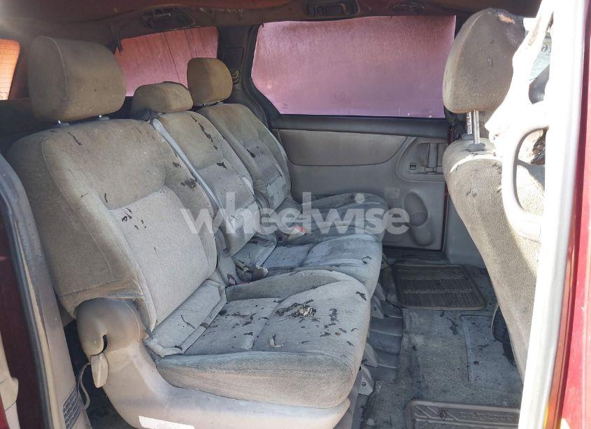 Photo 8 of 2004 Toyota Sienna CE (VIN 5TDZA23C04S157696)