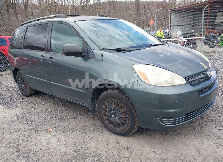 2004 Toyota Sienna LE (VIN 5TDZA23C04S188902) main photo