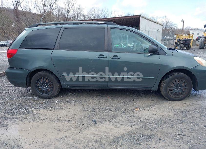 Photo 13 of 2004 Toyota Sienna LE (VIN 5TDZA23C04S188902)