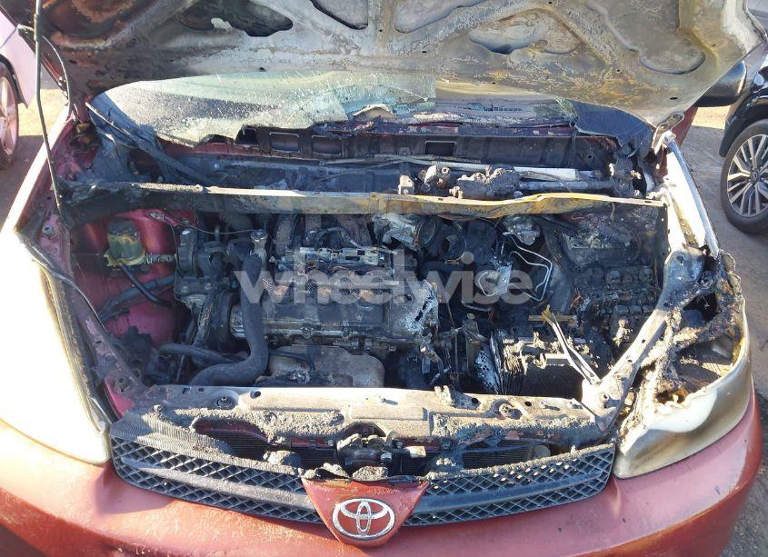 Photo 10 of 2004 Toyota Sienna LE (VIN 5TDZA23C04S220988)