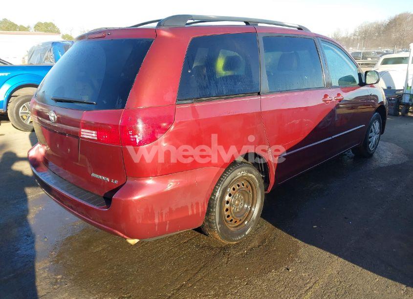 Photo 4 of 2004 Toyota Sienna LE (VIN 5TDZA23C04S220988)