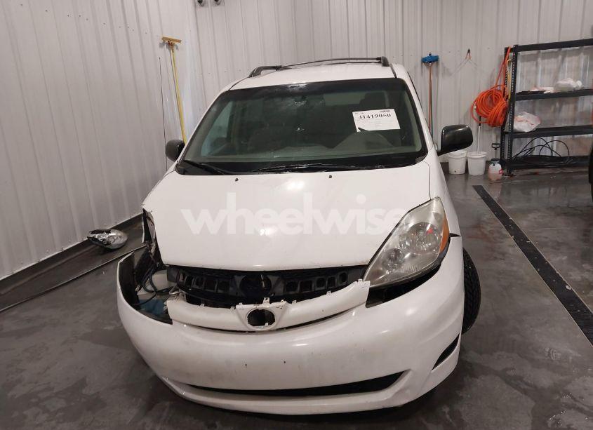Photo 13 of 2005 Toyota Sienna LE (VIN 5TDZA23C05S221432)