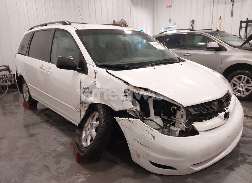 Photo 6 of 2005 Toyota Sienna LE (VIN 5TDZA23C05S221432)