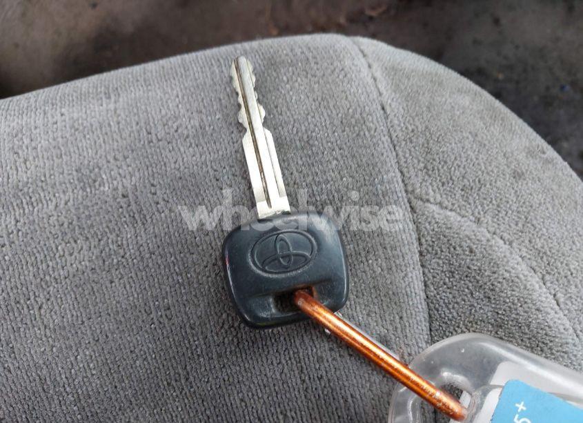 Photo 11 of 2005 Toyota Sienna CE (VIN 5TDZA23C05S300745)