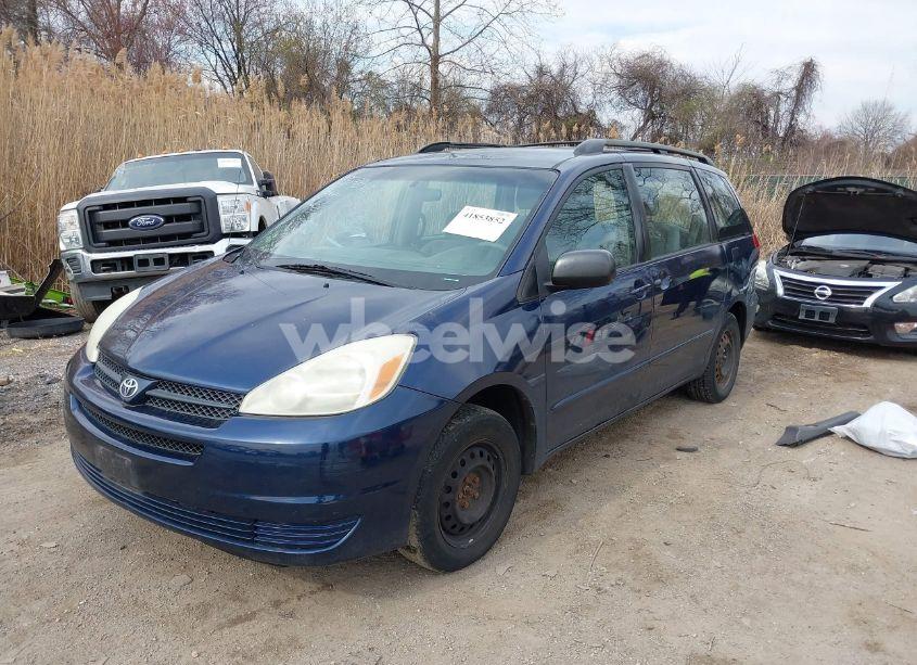 Photo 2 of 2005 Toyota Sienna CE (VIN 5TDZA23C05S300745)