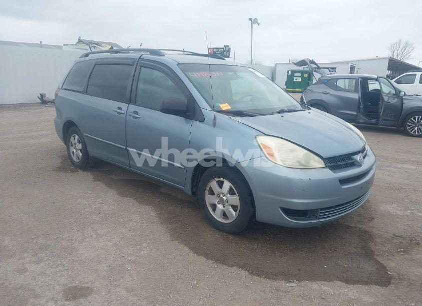 2005 Toyota Sienna LE (VIN 5TDZA23C05S311325) main photo