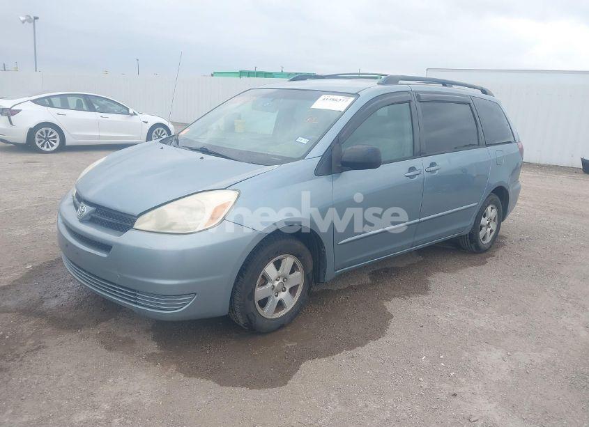 Photo 2 of 2005 Toyota Sienna LE (VIN 5TDZA23C05S311325)
