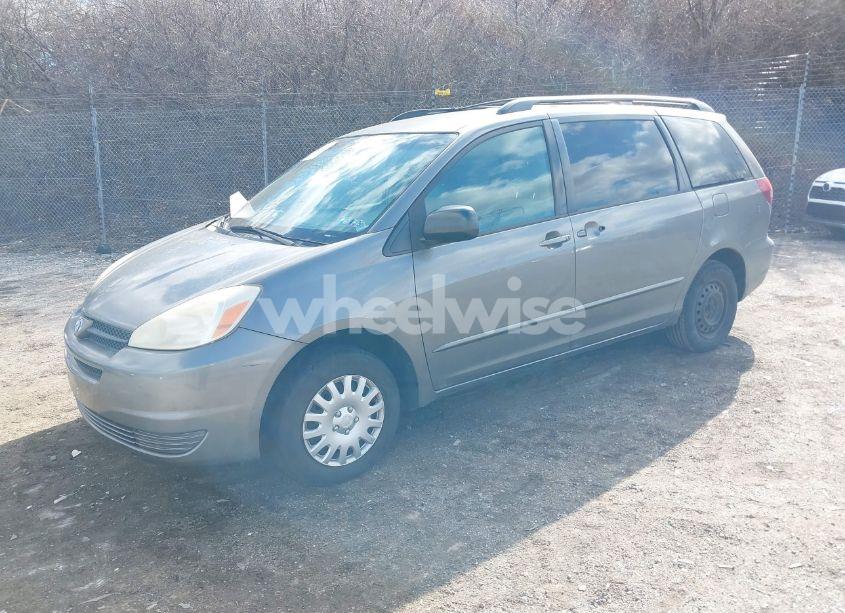 Photo 2 of 2005 Toyota Sienna LE (VIN 5TDZA23C05S321997)
