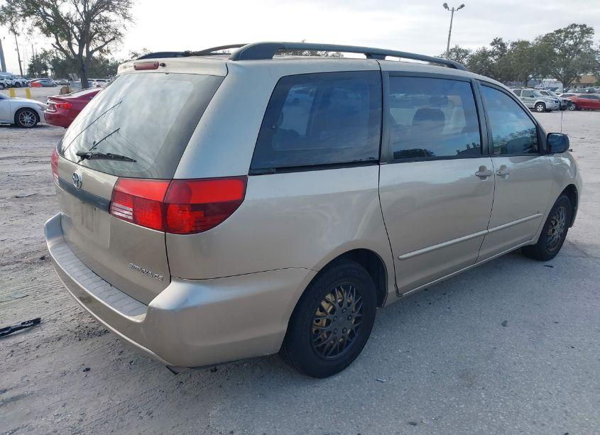 Photo 4 of 2005 Toyota Sienna CE (VIN 5TDZA23C05S353011)