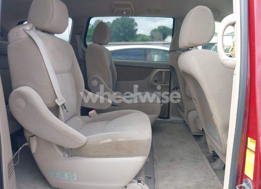 Photo 8 of 2005 Toyota Sienna LE (VIN 5TDZA23C05S356510)