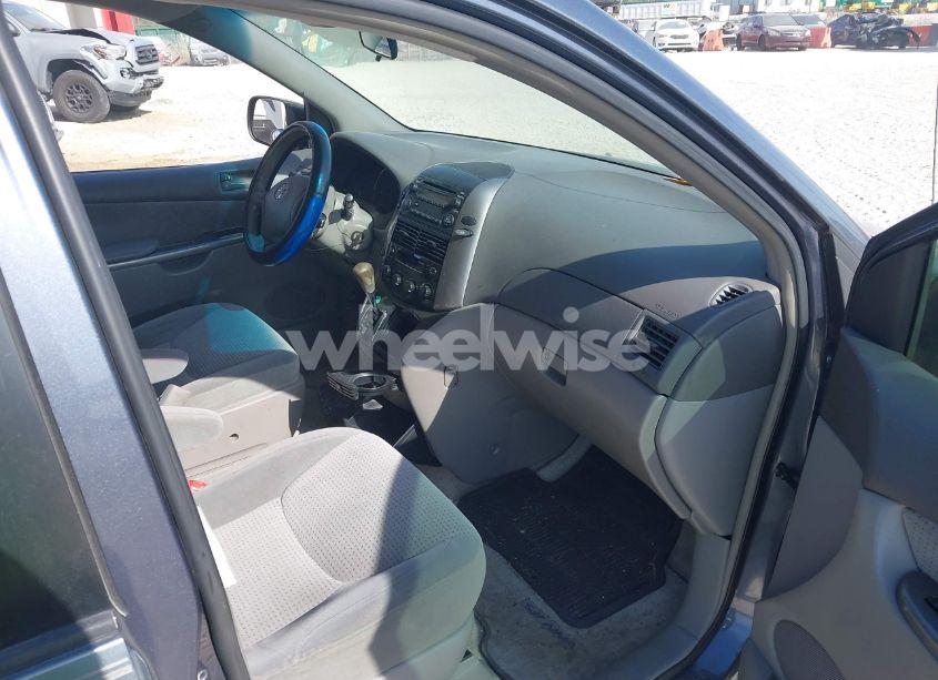 Photo 5 of 2006 Toyota Sienna LE (VIN 5TDZA23C06S408395)