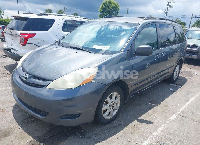 Photo 2 of 2006 Toyota Sienna LE (VIN 5TDZA23C06S451389)
