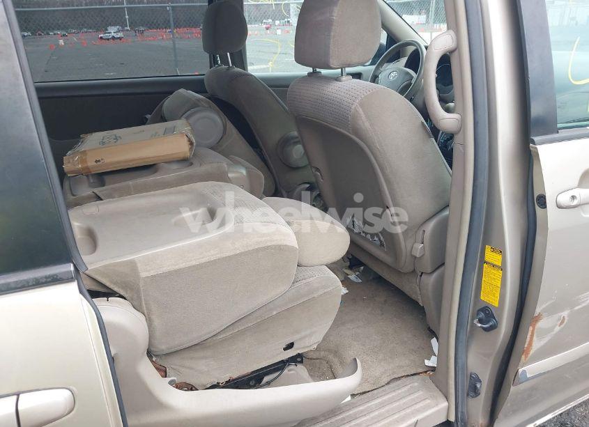 Photo 8 of 2006 Toyota Sienna LE (VIN 5TDZA23C06S459895)