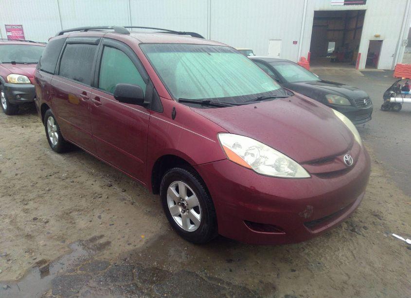 2006 Toyota Sienna LE (VIN 5TDZA23C06S478298) main photo