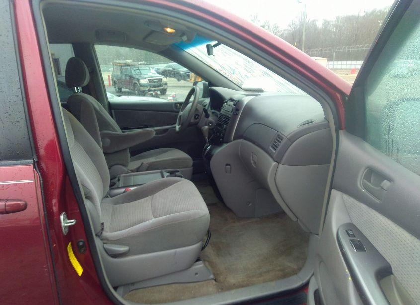 Photo 5 of 2006 Toyota Sienna LE (VIN 5TDZA23C06S478298)