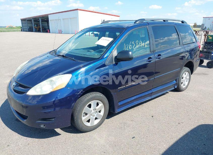 Photo 2 of 2006 Toyota Sienna LE (VIN 5TDZA23C06S487535)