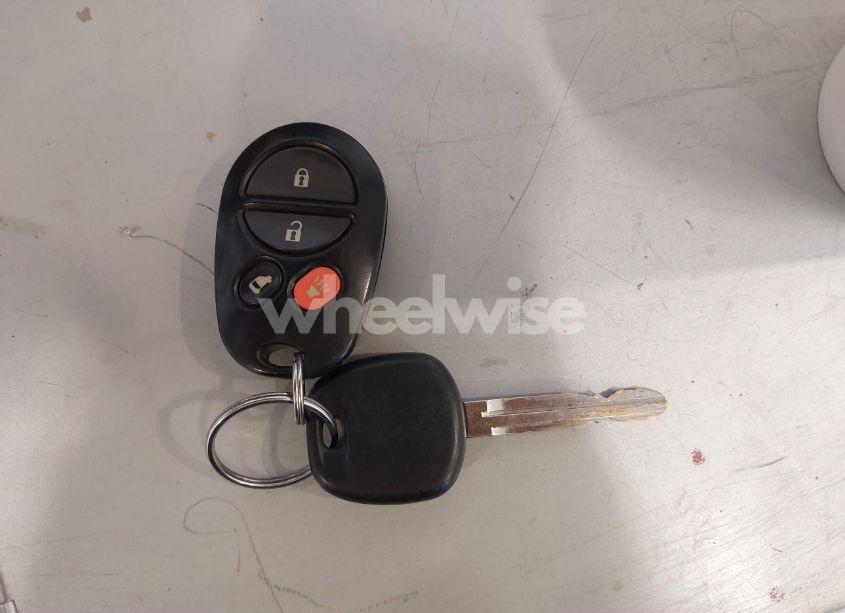 Photo 11 of 2006 Toyota Sienna CE/LE (VIN 5TDZA23C06S495845)