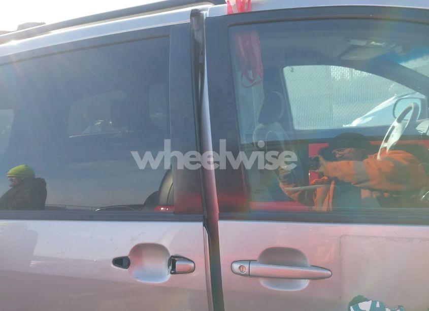 Photo 13 of 2006 Toyota Sienna LE (VIN 5TDZA23C06S523076)