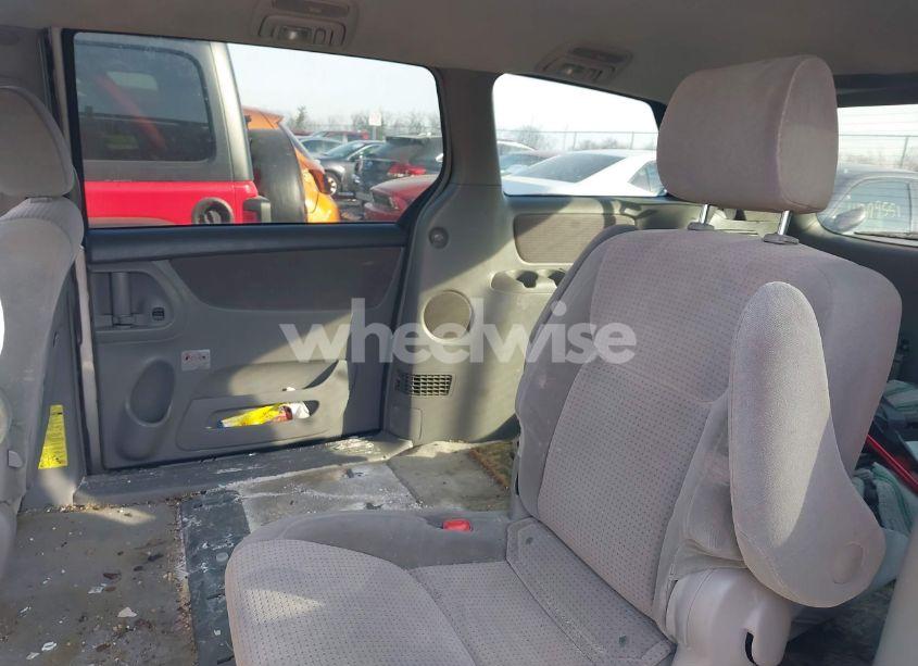 Photo 8 of 2006 Toyota Sienna LE (VIN 5TDZA23C06S523076)