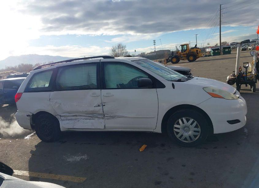 Photo 13 of 2006 Toyota Sienna CE (VIN 5TDZA23C06S524177)