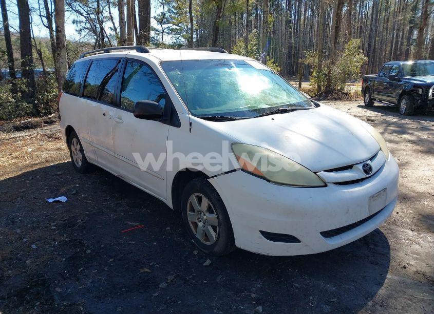 2006 Toyota Sienna LE (VIN 5TDZA23C06S531579) main photo