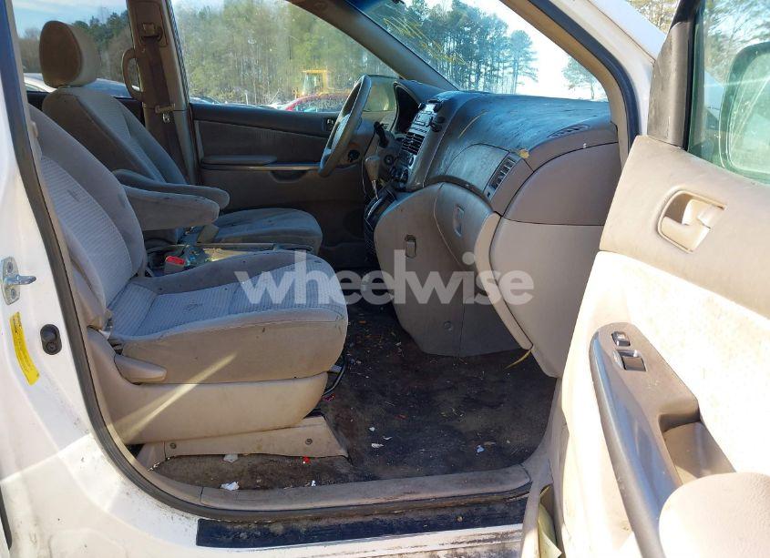 Photo 5 of 2006 Toyota Sienna LE (VIN 5TDZA23C06S531579)