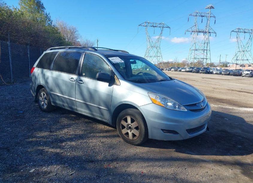 2006 Toyota Sienna LE (VIN 5TDZA23C06S542310) main photo