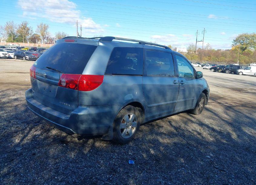 Photo 4 of 2006 Toyota Sienna LE (VIN 5TDZA23C06S542310)