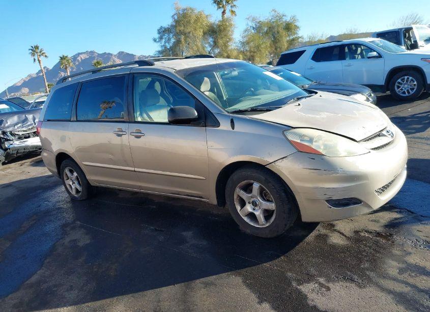 Photo 13 of 2006 Toyota Sienna LE (VIN 5TDZA23C06S555817)