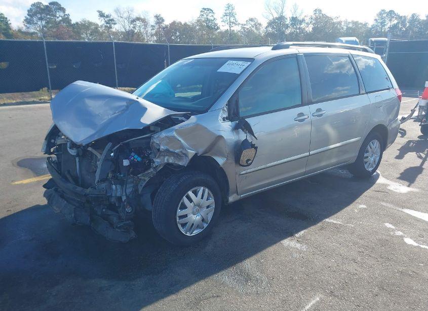 Photo 2 of 2006 Toyota Sienna LE (VIN 5TDZA23C06S562444)