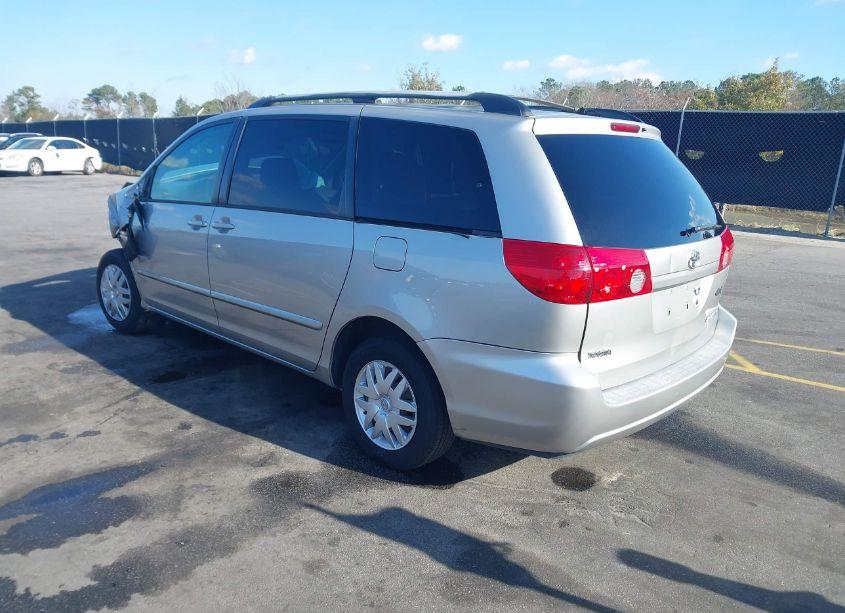 Photo 3 of 2006 Toyota Sienna LE (VIN 5TDZA23C06S562444)
