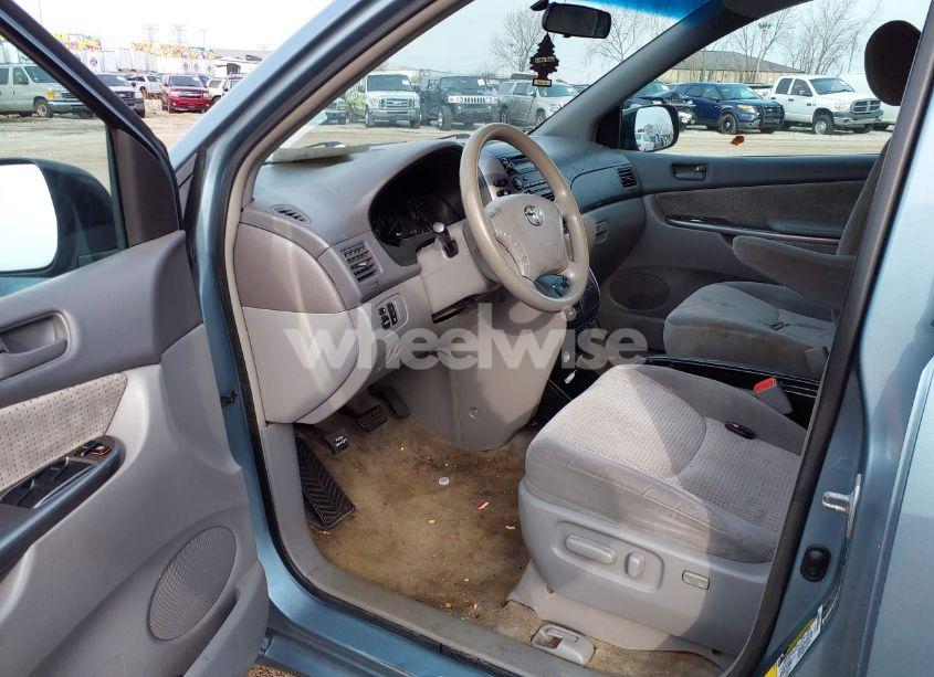 Photo 16 of 2006 Toyota Sienna LE (VIN 5TDZA23C06S563996)