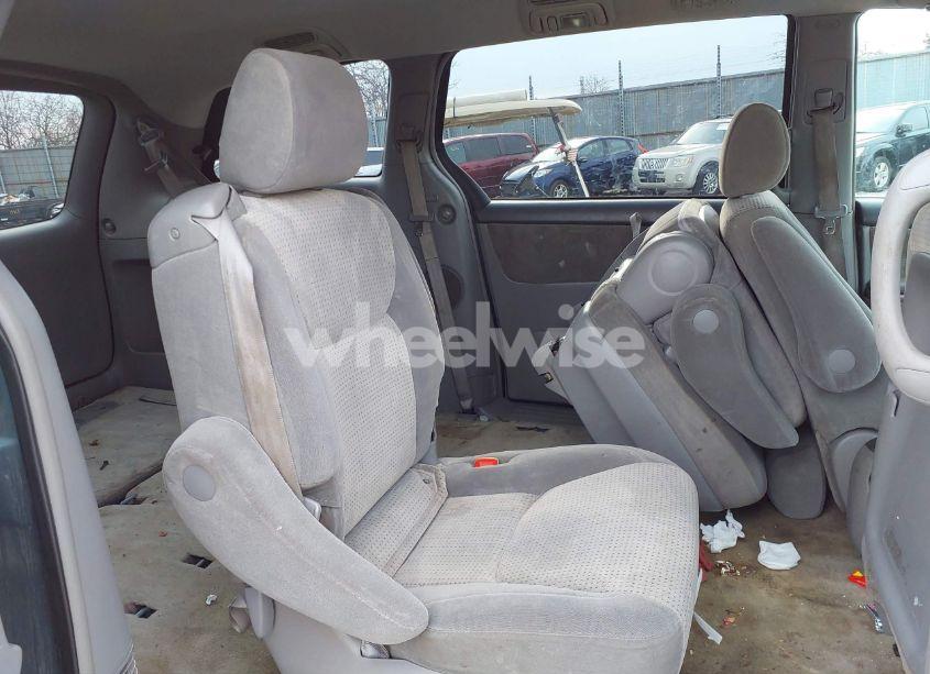 Photo 8 of 2006 Toyota Sienna LE (VIN 5TDZA23C06S563996)