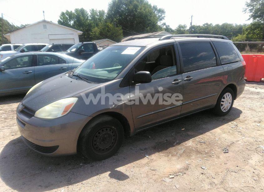 Photo 2 of 2004 Toyota Sienna LE (VIN 5TDZA23C14S001795)