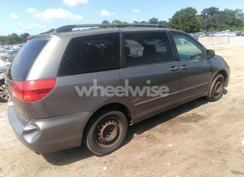 Photo 4 of 2004 Toyota Sienna LE (VIN 5TDZA23C14S001795)