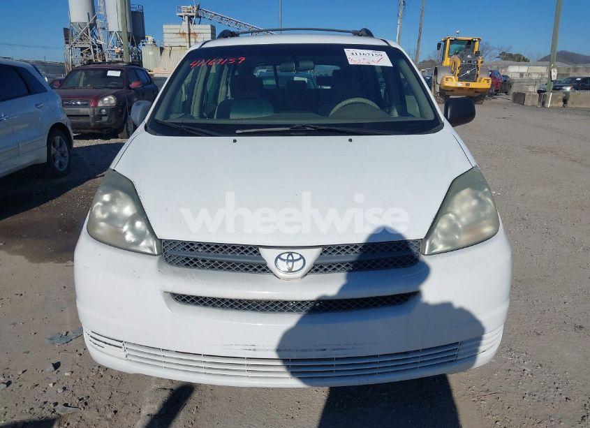 Photo 6 of 2004 Toyota Sienna CE (VIN 5TDZA23C14S017723)
