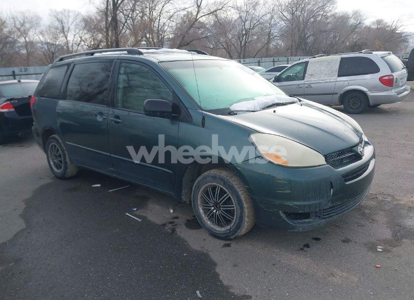 2004 Toyota Sienna LE (VIN 5TDZA23C14S018743) main photo