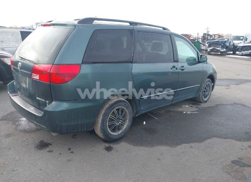 Photo 4 of 2004 Toyota Sienna LE (VIN 5TDZA23C14S018743)