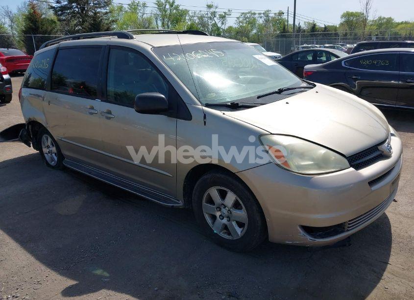 2004 Toyota Sienna LE (VIN 5TDZA23C14S068512) main photo