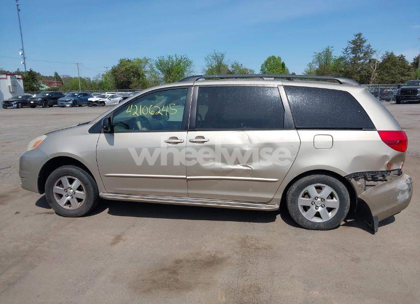 Photo 14 of 2004 Toyota Sienna LE (VIN 5TDZA23C14S068512)