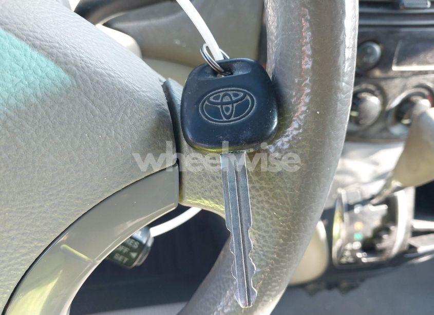 Photo 11 of 2004 Toyota Sienna LE (VIN 5TDZA23C14S071507)