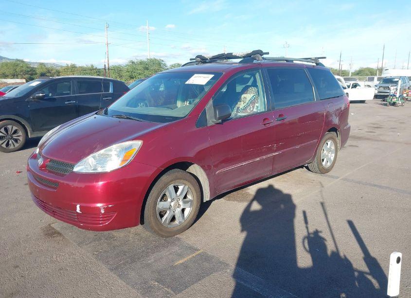 Photo 2 of 2004 Toyota Sienna LE (VIN 5TDZA23C14S099582)