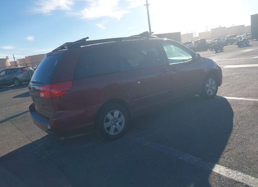Photo 4 of 2004 Toyota Sienna LE (VIN 5TDZA23C14S099582)