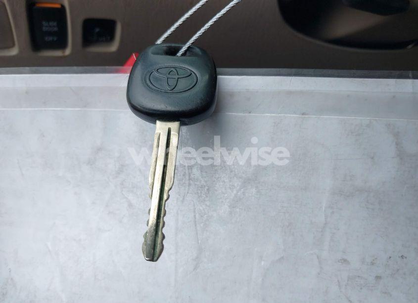 Photo 11 of 2004 Toyota Sienna LE (VIN 5TDZA23C14S101329)